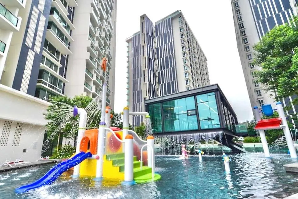 Apartment Theshore Luxury 4+1Br Penthouse/8-12Pax/Pool Table/Directtomall/Jonker 10Min Malacca